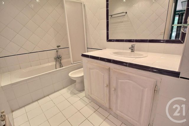 Afficher la photo en grand Appartement F2 à vendre - 2 pièces - 62.62 m2 - NICE - 06 - PROVENCE-ALPES-COTE-D-AZUR - Century 21 Optimmo