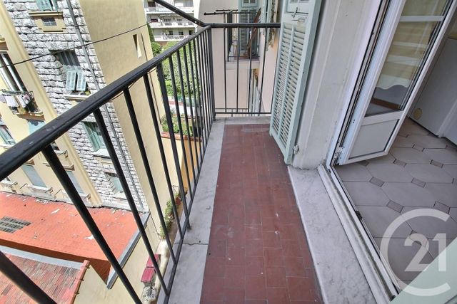 Afficher la photo en grand Appartement F2 à vendre - 2 pièces - 40.03 m2 - NICE - 06 - PROVENCE-ALPES-COTE-D-AZUR - Century 21 Optimmo