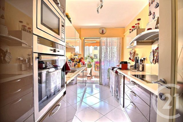 Afficher la photo en grand Appartement F2 à vendre - 2 pièces - 55.15 m2 - ROQUEBRUNE CAP MARTIN - 06 - PROVENCE-ALPES-COTE-D-AZUR - Century 21 Optimmo