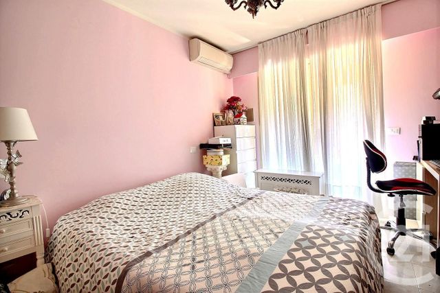 Afficher la photo en grand Appartement F2 à vendre - 2 pièces - 55.15 m2 - ROQUEBRUNE CAP MARTIN - 06 - PROVENCE-ALPES-COTE-D-AZUR - Century 21 Optimmo