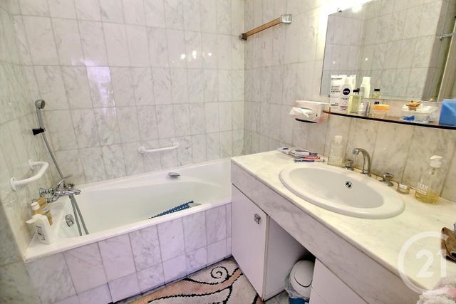 Afficher la photo en grand Appartement F2 à vendre - 2 pièces - 63.0 m2 - NICE - 06 - PROVENCE-ALPES-COTE-D-AZUR - Century 21 Optimmo
