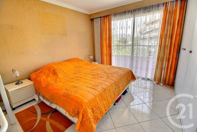 Afficher la photo en grand Appartement F2 à vendre - 2 pièces - 63.0 m2 - NICE - 06 - PROVENCE-ALPES-COTE-D-AZUR - Century 21 Optimmo
