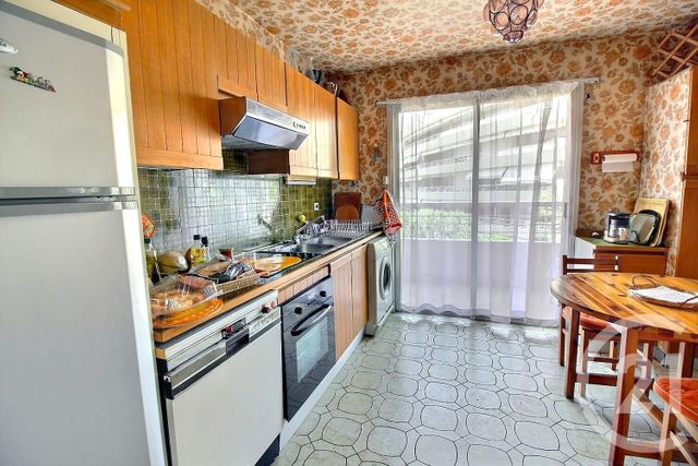 Afficher la photo en grand Appartement F2 à vendre - 2 pièces - 63.0 m2 - NICE - 06 - PROVENCE-ALPES-COTE-D-AZUR - Century 21 Optimmo