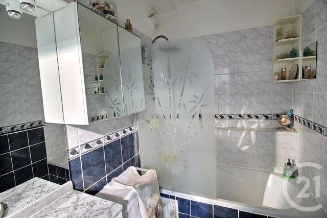 Appartement F2 à vendre - 2 pièces - 54.7 m2 - NICE - 06 - PROVENCE-ALPES-COTE-D-AZUR - Century 21 Optimmo Appartement F2 à vendre - 2 pièces - 54.7 m2 - NICE - 06 - PROVENCE-ALPES-COTE-D-AZUR - Century 21 Optimmo