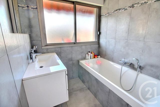 Afficher la photo en grand Appartement F3 à vendre - 3 pièces - 77.0 m2 - NICE - 06 - PROVENCE-ALPES-COTE-D-AZUR - Century 21 Optimmo