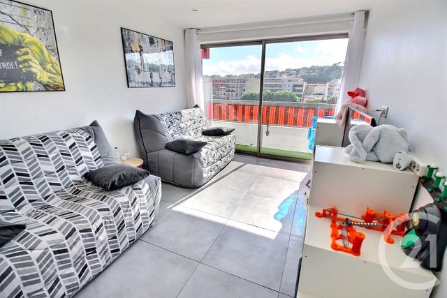 Afficher la photo en grand Appartement F3 à vendre - 3 pièces - 77.0 m2 - NICE - 06 - PROVENCE-ALPES-COTE-D-AZUR - Century 21 Optimmo