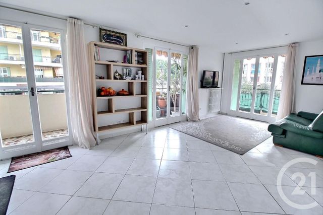 Afficher la photo en grand Appartement F3 à vendre - 3 pièces - 58.0 m2 - NICE - 06 - PROVENCE-ALPES-COTE-D-AZUR - Century 21 Optimmo