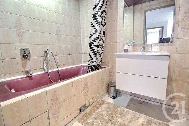 Afficher la photo en grand Appartement F3 à vendre - 3 pièces - 58.0 m2 - NICE - 06 - PROVENCE-ALPES-COTE-D-AZUR - Century 21 Optimmo