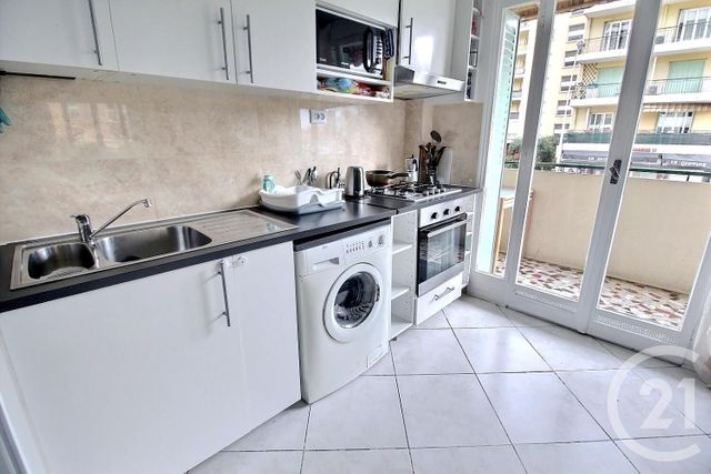 Afficher la photo en grand Appartement F3 à vendre - 3 pièces - 58.0 m2 - NICE - 06 - PROVENCE-ALPES-COTE-D-AZUR - Century 21 Optimmo