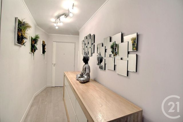 Appartement F4 à vendre - 4 pièces - 81.0 m2 - NICE - 06 - PROVENCE-ALPES-COTE-D-AZUR - Century 21 Optimmo Appartement F4 à vendre - 4 pièces - 81.0 m2 - NICE - 06 - PROVENCE-ALPES-COTE-D-AZUR - Century 21 Optimmo