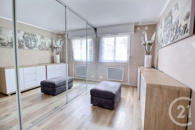 Appartement F4 à vendre - 4 pièces - 81.0 m2 - NICE - 06 - PROVENCE-ALPES-COTE-D-AZUR - Century 21 Optimmo Appartement F4 à vendre - 4 pièces - 81.0 m2 - NICE - 06 - PROVENCE-ALPES-COTE-D-AZUR - Century 21 Optimmo