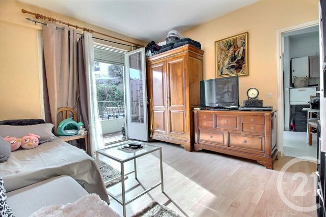 Afficher la photo en grand Appartement F2 à vendre - 2 pièces - 36.0 m2 - NICE - 06 - PROVENCE-ALPES-COTE-D-AZUR - Century 21 Optimmo