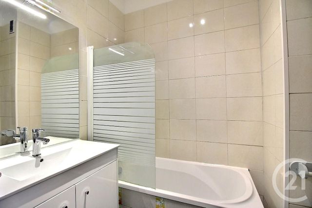 Afficher la photo en grand Appartement F1 à vendre - 1 pièce - 28.54 m2 - NICE - 06 - PROVENCE-ALPES-COTE-D-AZUR - Century 21 Optimmo