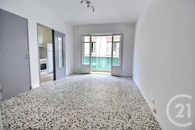 Afficher la photo en grand Appartement F1 à vendre - 1 pièce - 28.54 m2 - NICE - 06 - PROVENCE-ALPES-COTE-D-AZUR - Century 21 Optimmo