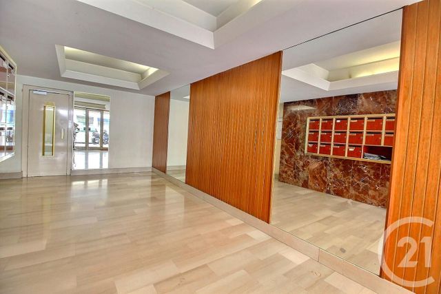 Appartement F2 à vendre - 2 pièces - 53.0 m2 - NICE - 06 - PROVENCE-ALPES-COTE-D-AZUR - Century 21 Optimmo Appartement F2 à vendre - 2 pièces - 53.0 m2 - NICE - 06 - PROVENCE-ALPES-COTE-D-AZUR - Century 21 Optimmo