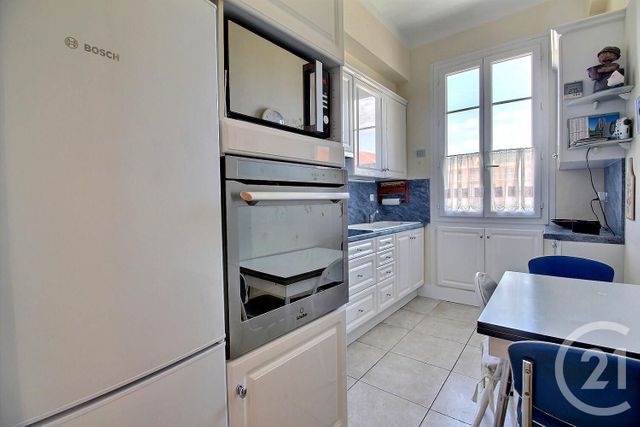 Afficher la photo en grand Appartement F3 à vendre - 3 pièces - 60.69 m2 - NICE - 06 - PROVENCE-ALPES-COTE-D-AZUR - Century 21 Optimmo