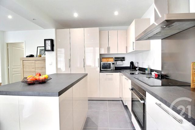 Afficher la photo en grand Appartement F4 à vendre - 4 pièces - 71.14 m2 - NICE - 06 - PROVENCE-ALPES-COTE-D-AZUR - Century 21 Optimmo