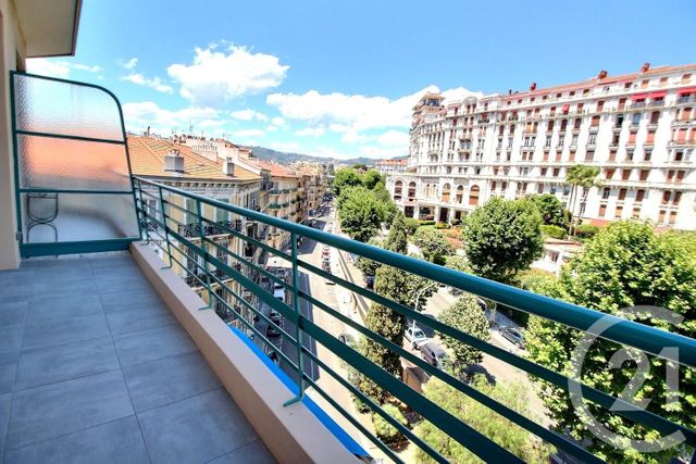Afficher la photo en grand Appartement F3 à vendre - 3 pièces - 55.0 m2 - NICE - 06 - PROVENCE-ALPES-COTE-D-AZUR - Century 21 Optimmo