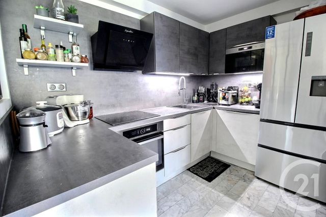 Afficher la photo en grand Appartement F3 à vendre - 3 pièces - 69.0 m2 - NICE - 06 - PROVENCE-ALPES-COTE-D-AZUR - Century 21 Optimmo