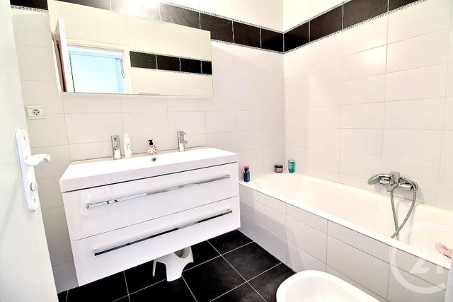 Afficher la photo en grand Appartement F3 à vendre - 3 pièces - 69.0 m2 - NICE - 06 - PROVENCE-ALPES-COTE-D-AZUR - Century 21 Optimmo