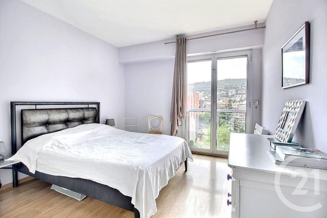 Afficher la photo en grand Appartement F3 à vendre - 3 pièces - 69.0 m2 - NICE - 06 - PROVENCE-ALPES-COTE-D-AZUR - Century 21 Optimmo