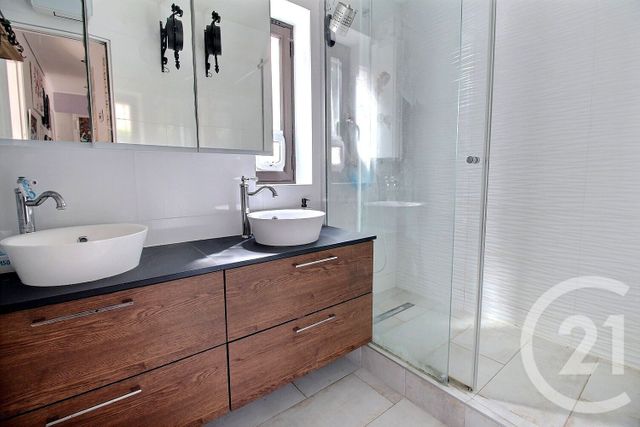 Appartement F3 à vendre - 3 pièces - 69.51 m2 - NICE - 06 - PROVENCE-ALPES-COTE-D-AZUR - Century 21 Optimmo