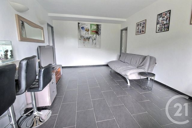 Afficher la photo en grand Appartement F5 à vendre - 5 pièces - 101.84 m2 - ST ANDRE DE LA ROCHE - 06 - PROVENCE-ALPES-COTE-D-AZUR - Century 21 Optimmo