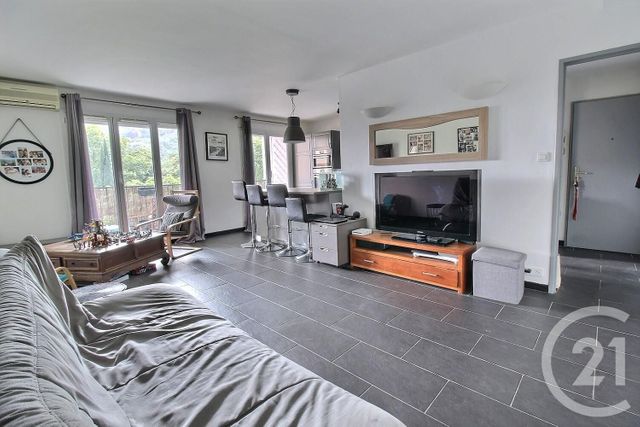 Afficher la photo en grand Appartement F5 à vendre - 5 pièces - 101.84 m2 - ST ANDRE DE LA ROCHE - 06 - PROVENCE-ALPES-COTE-D-AZUR - Century 21 Optimmo