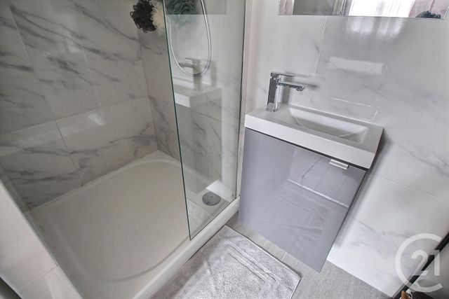 Afficher la photo en grand Appartement F5 à vendre - 5 pièces - 101.84 m2 - ST ANDRE DE LA ROCHE - 06 - PROVENCE-ALPES-COTE-D-AZUR - Century 21 Optimmo