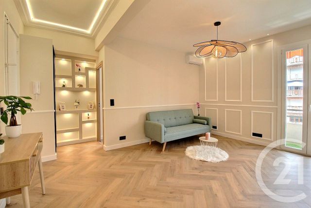 Afficher la photo en grand Appartement F3 à vendre - 3 pièces - 49.52 m2 - NICE - 06 - PROVENCE-ALPES-COTE-D-AZUR - Century 21 Optimmo