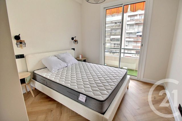 Afficher la photo en grand Appartement F3 à vendre - 3 pièces - 49.52 m2 - NICE - 06 - PROVENCE-ALPES-COTE-D-AZUR - Century 21 Optimmo