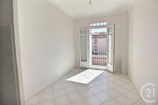 Afficher la photo en grand Appartement F3 à vendre - 3 pièces - 37.66 m2 - NICE - 06 - PROVENCE-ALPES-COTE-D-AZUR - Century 21 Optimmo