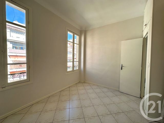 Afficher la photo en grand Appartement F3 à vendre - 3 pièces - 37.66 m2 - NICE - 06 - PROVENCE-ALPES-COTE-D-AZUR - Century 21 Optimmo