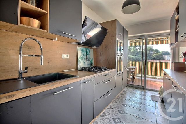 Appartement F3 à vendre - 3 pièces - 69.42 m2 - NICE - 06 - PROVENCE-ALPES-COTE-D-AZUR - Century 21 Optimmo