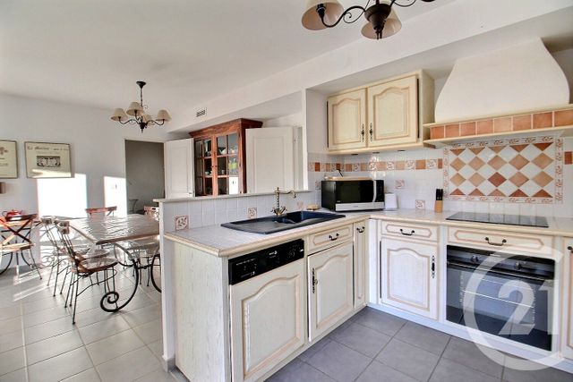 maison à vendre - 7 pièces - 142.0 m2 - ROQUEBRUNE SUR ARGENS - 83 - PROVENCE-ALPES-COTE-D-AZUR - Century 21 Optimmo