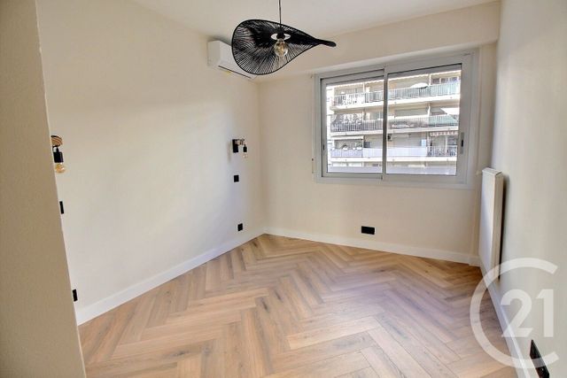 Appartement F4 à vendre - 4 pièces - 66.81 m2 - NICE - 06 - PROVENCE-ALPES-COTE-D-AZUR - Century 21 Optimmo